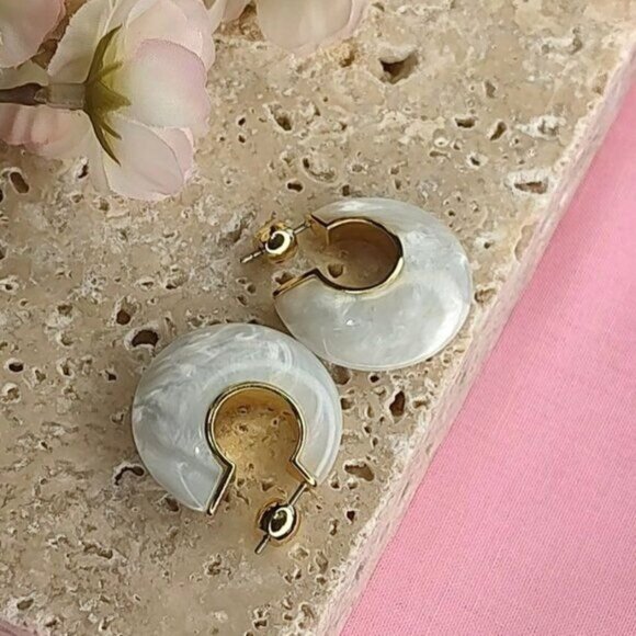 Gorjana Paseo Earrings White Marble Arc Hoops 18K Gold Plated - Picture 10 of 12